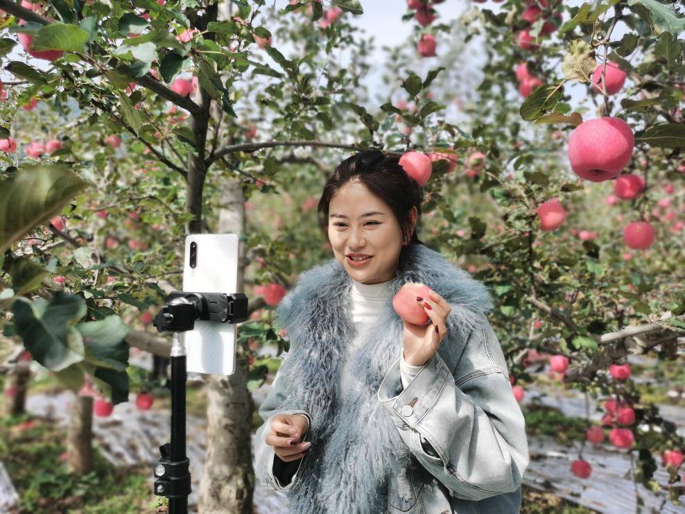 比心直播主播版苹果版(比心直播官方网站ios)-第4张图片-有道翻译官网 比心直播主播版苹果版(比心直播官方网站ios)-第4张图片-有道翻译官网