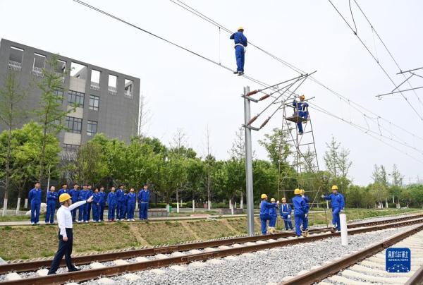 智慧西铁苹果版(智慧成铁苹果手机安装)-第4张图片-有道翻译官网